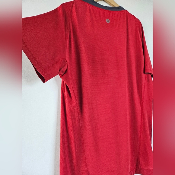 Lululemon Men's Red Crew Swift T-Shirt Classic Octagon Logo Sz XL - Picture 5 of 12